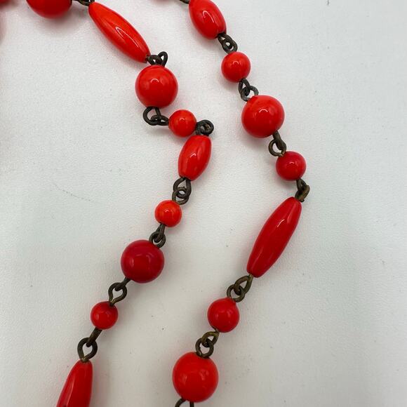 Antique Art Deco 1920s cherry red Czech glass beaded brass pendant necklace - Picture 6 of 8